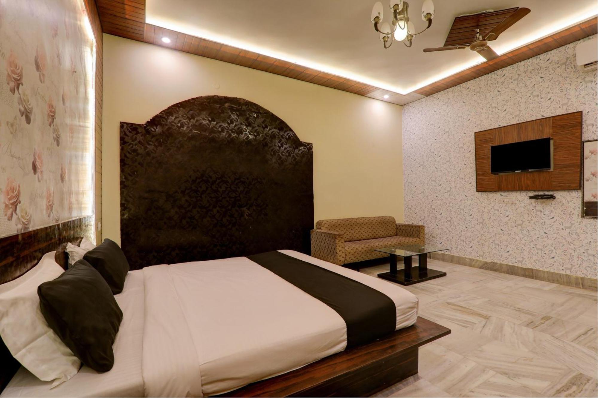 Hotel O Flagship Adbhut Moment Hotel Varanasi Eksteriør billede